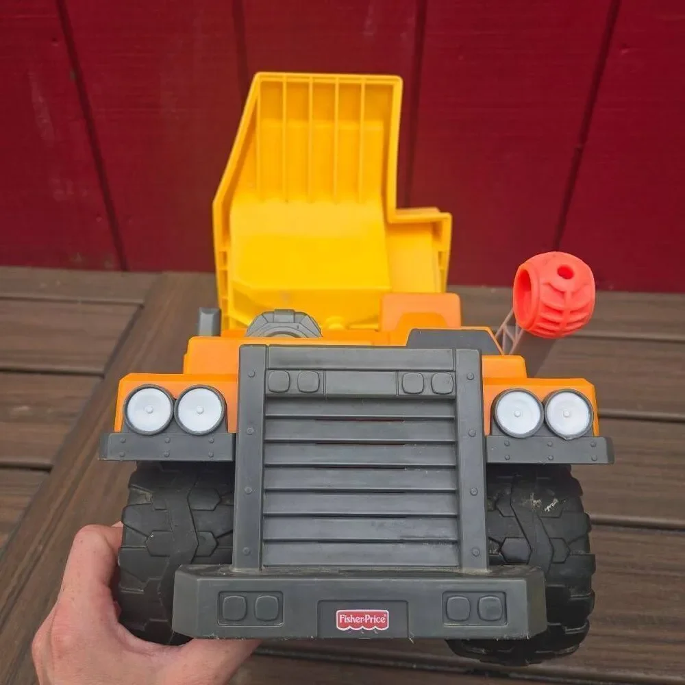 Fisher Price Little People Ruff Tuff Rumblin Dump Truck rare htf construction